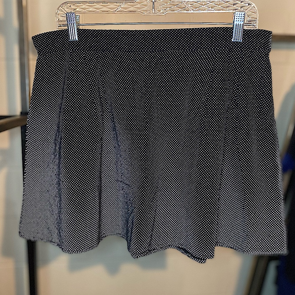 Old Navy Black & White Polka Dot Skirt